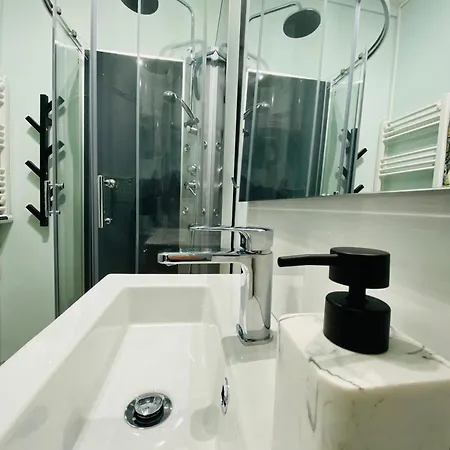Cosy Gare Apartman *